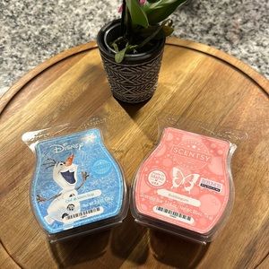 SCENTSY  WAX BARS SET OF 2 “Olaf warm hugs”. & bubblegum